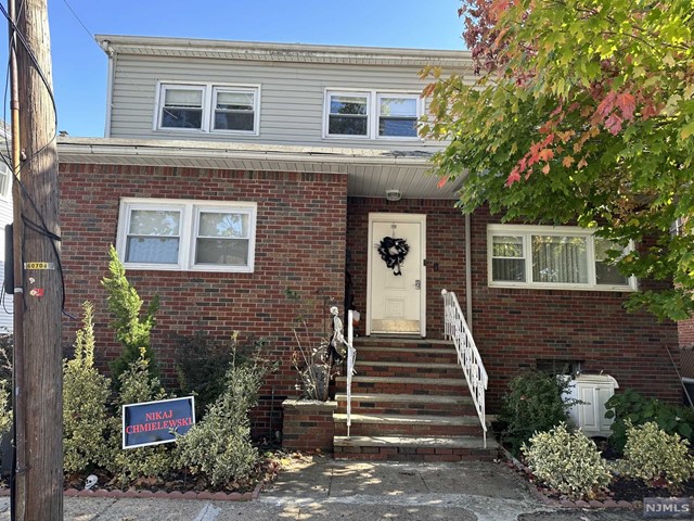 Rental Property at 742 Jefferson Avenue 2, Cliffside Park, New Jersey - Bedrooms: 2 
Bathrooms: 1 
Rooms: 4  - $2,425 MO.