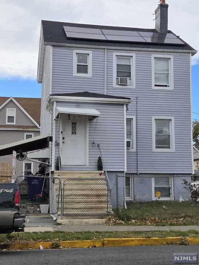 151 Union Street, Hackensack, New Jersey - 3 Bedrooms  
3 Bathrooms  
6 Rooms - 