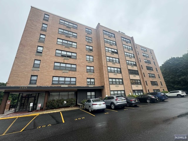 Property for Sale at 2348 Linwood Avenue 7I, Fort Lee, New Jersey - Bedrooms: 1 
Bathrooms: 1  - $339,000