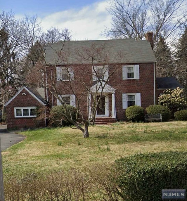 357 Maywood Avenue, Maywood, New Jersey - 4 Bedrooms  
2 Bathrooms  
8 Rooms - 