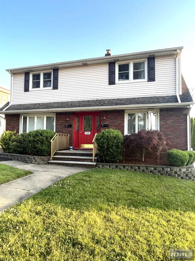 238 Union Avenue, Wood Ridge, New Jersey - 2 Bedrooms  
1 Bathrooms  
4 Rooms - 