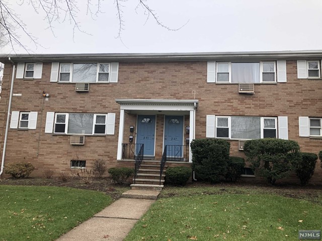 247 Virginia Drive B, Fair Lawn, New Jersey - 1 Bedrooms  
1 Bathrooms  
3 Rooms - 