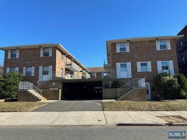 435 Teaneck Road, Ridgefield Park, New Jersey - 2 Bedrooms  
2 Bathrooms  
5 Rooms - 