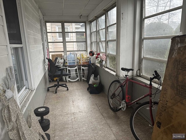 East Rutherford, New Jersey 07073, United States, 4 Bedrooms Bedrooms, ,3 BathroomsBathrooms,Residential,Active,68146