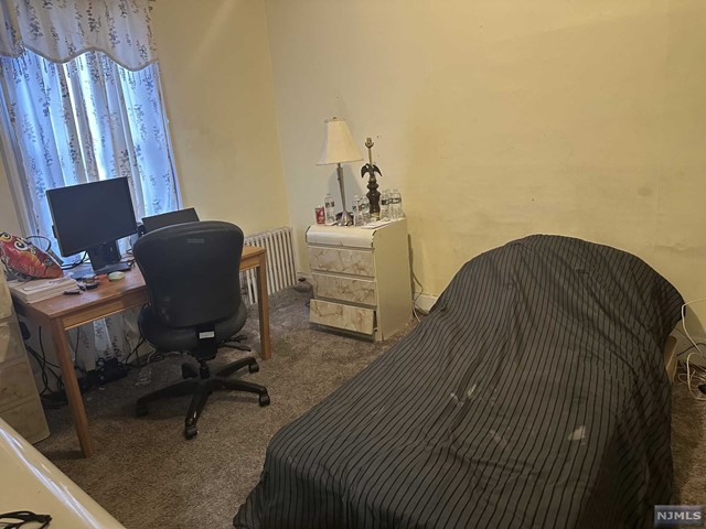 East Rutherford, New Jersey 07073, United States, 4 Bedrooms Bedrooms, ,3 BathroomsBathrooms,Residential,Active,68146