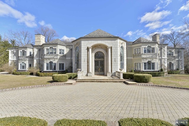 101 Fox Hedge Road, Saddle River, New Jersey - 9 Bedrooms  14 Bathrooms  24 Rooms - 