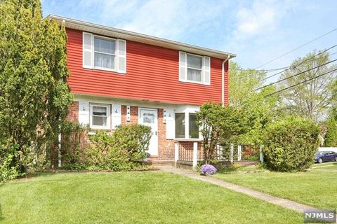 48 Hickory Street, Dumont, NJ 07628 - MLS#: 24015201