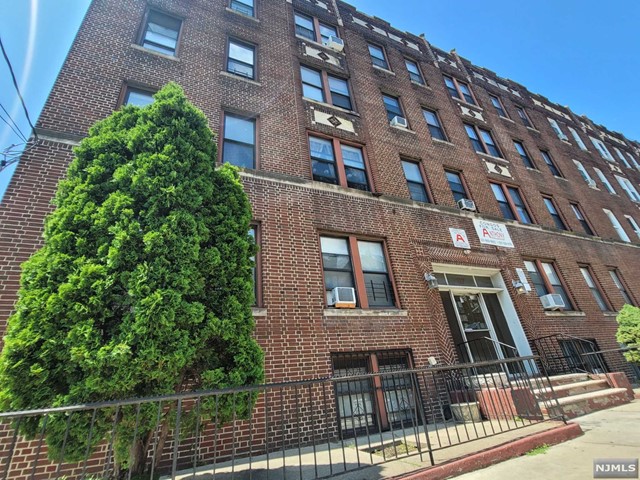 Property for Sale at 117 Corbin Avenue, Jersey City, New Jersey - Bedrooms: 1 
Bathrooms: 1  - $239,000