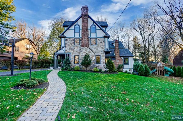 Photo 1 of 518 Forest Drive, Teaneck, New Jersey, $2,495,000, Web #: 324003240