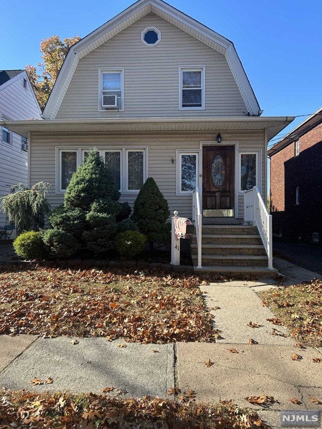 Rental Property at 41 Orient Way, Lyndhurst, New Jersey - Bedrooms: 1 
Bathrooms: 1 
Rooms: 3  - $1,900 MO.