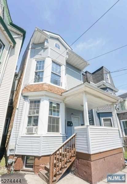 790 Madison Avenue, Paterson, New Jersey - 7 Bedrooms  
3 Bathrooms  
8 Rooms - 
