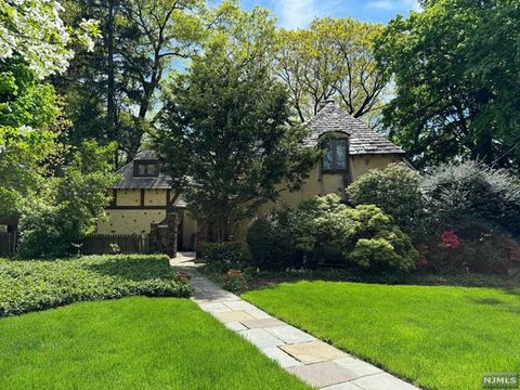 12 Woodland Park Drive, Tenafly, NJ 07670 - MLS#: 24018365