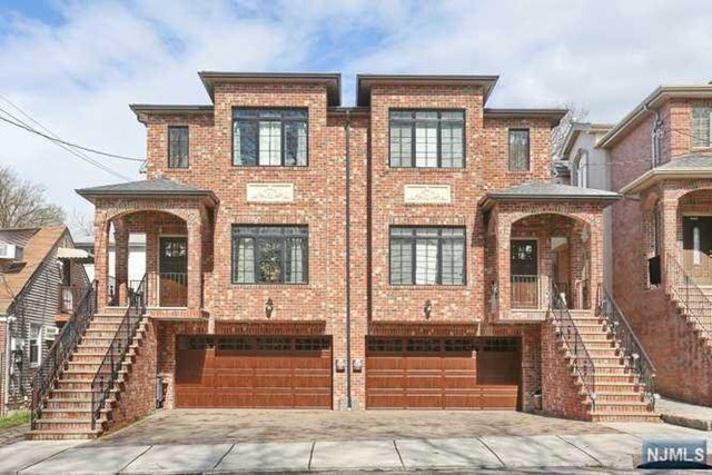 221 5th Street A, Palisades Park, New Jersey - 4 Bedrooms  
4 Bathrooms  
10 Rooms - 