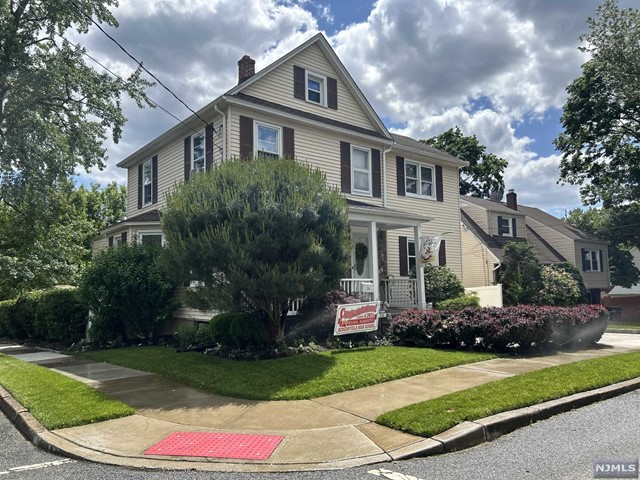 Property for Sale at 36 Pleasant Avenue, Bergenfield, New Jersey - Bedrooms: 4 
Bathrooms: 3 
Rooms: 7  - $699,000