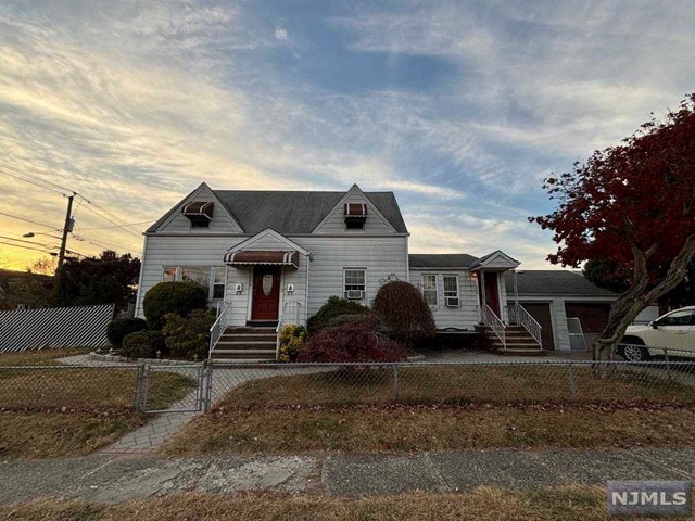 134136 Canterbury Avenue, North Arlington, New Jersey - 3 Bedrooms  
1 Bathrooms  
6 Rooms - 