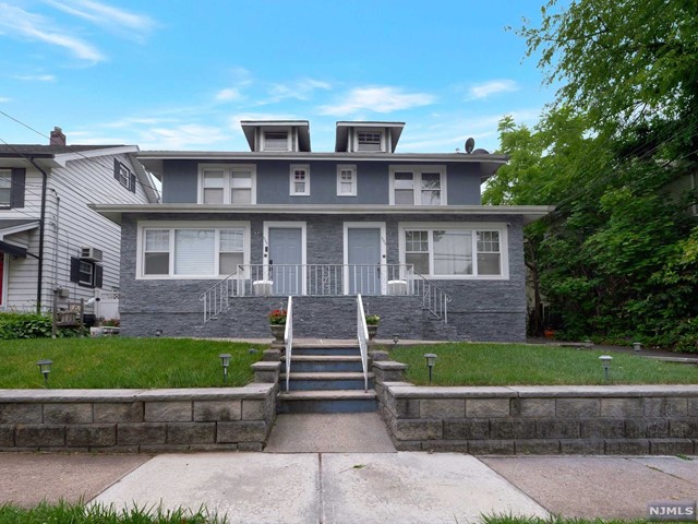 Property for Sale at 230232 Jefferson Avenue, Hasbrouck Heights, New Jersey - Bedrooms: 6 
Bathrooms: 5.5 
Rooms: 12  - $1,190,000