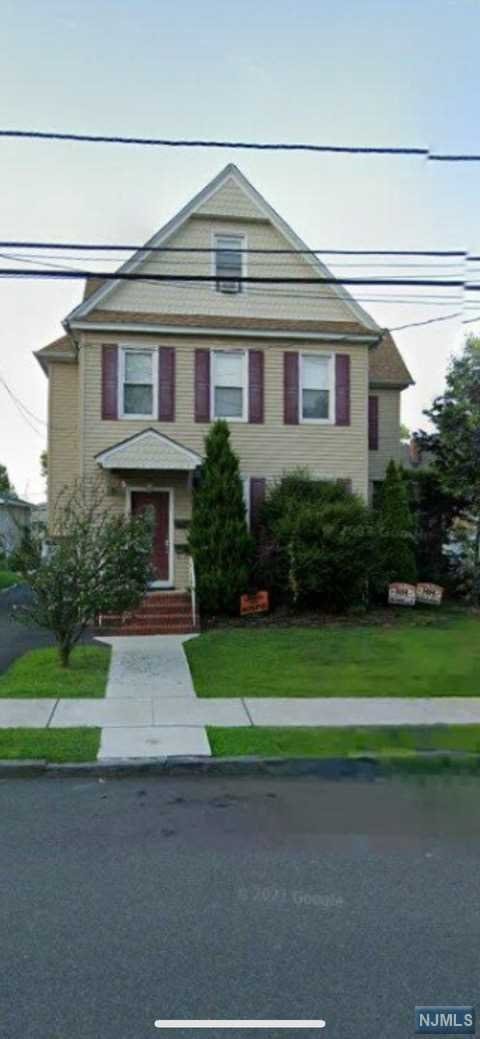 Rental Property at 133 Franklin Avenue, Hasbrouck Heights, New Jersey - Bedrooms: 2 
Bathrooms: 1 
Rooms: 6  - $2,475 MO.