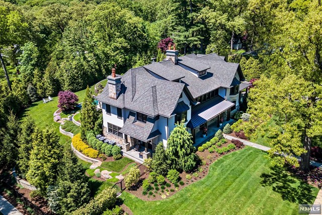 Property for Sale at 210 Heights Road, Ridgewood, New Jersey - Bedrooms: 6 
Bathrooms: 5.5 
Rooms: 14  - $6,300,000