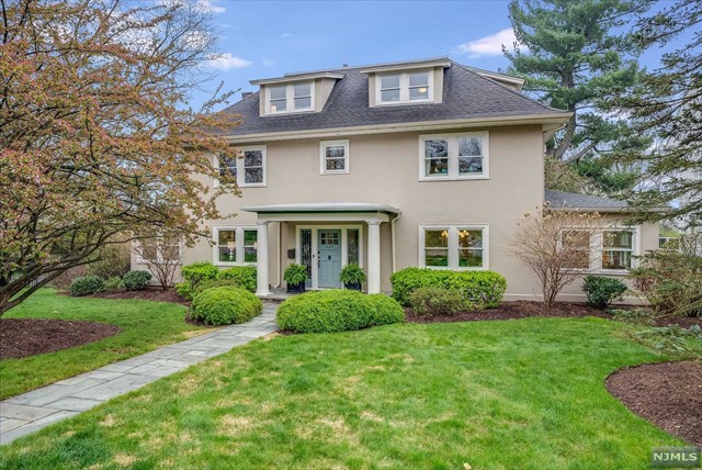 Property for Sale at 369 Park Street, Montclair, New Jersey - Bedrooms: 5 
Bathrooms: 4.5 
Rooms: 10  - $1,600,000