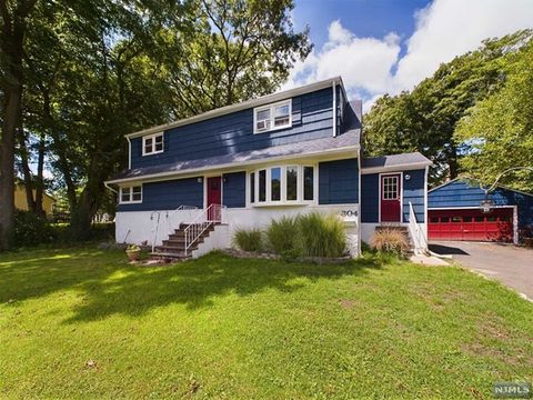 304 Lakeview Drive, Ridgewood, NJ 07450 - MLS#: 24028513