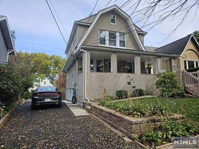 Photo 1 of 137 South Street, Bogota, New Jersey, $669,900, Web #: 324031453