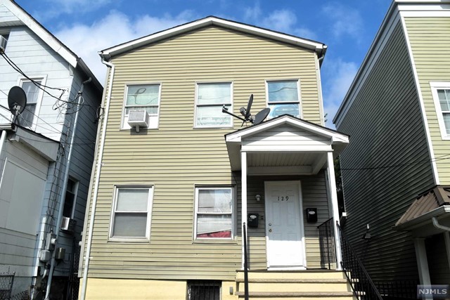 129 Central Place, Orange, New Jersey - 3 Bedrooms  
2 Bathrooms  
7 Rooms - 