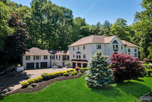 Photo 1 of 806 Sussex Road, Franklin Lakes, New Jersey, $2,200,000, Web #: 324016755