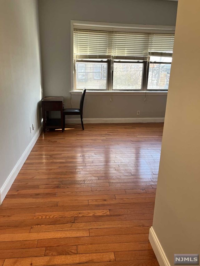 371 Anderson Avenue, Fairview, New Jersey - 1 Bathrooms  
1 Rooms - 