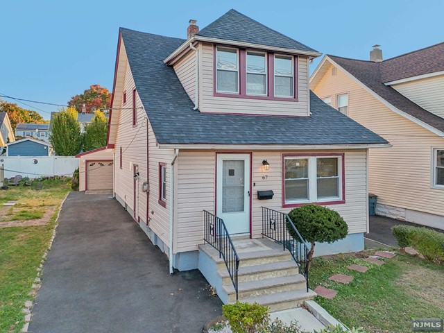 67 Kingsland Street, Nutley, New Jersey - 3 Bedrooms  
2 Bathrooms  
7 Rooms - 