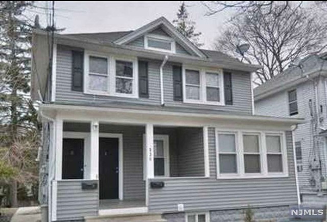 536 4th Avenue, Westwood, New Jersey - 2 Bedrooms  
1 Bathrooms  
5 Rooms - 