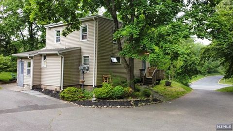 551 Ewing Avenue, Franklin Lakes, NJ 07417 - #: 24016000