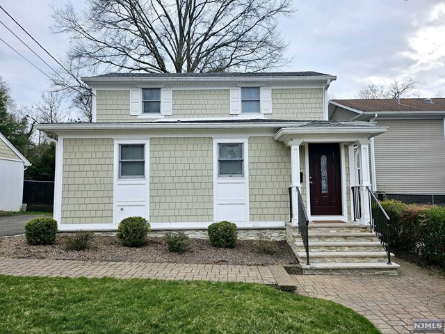 Rental Property at 26 Summit Street, Tenafly, New Jersey - Bedrooms: 3 
Bathrooms: 3 
Rooms: 6  - $4,200 MO.