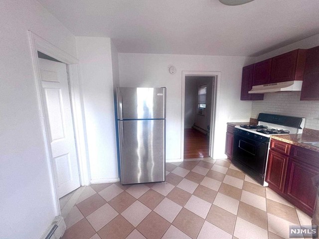 Rental Property at 19 King Street 2, Belleville, New Jersey - Bedrooms: 1 
Bathrooms: 1 
Rooms: 3  - $1,600 MO.