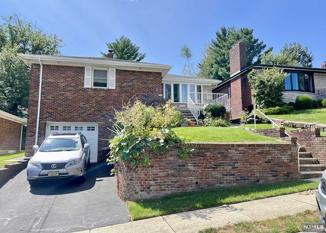 Photo 1 of 238 Virginia Avenue, Fort Lee, New Jersey, $3,500, Web #: 324033060