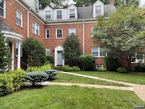 735 Elm Avenue Unit 5B, Teaneck, NJ 07666 - MLS#: 24022815