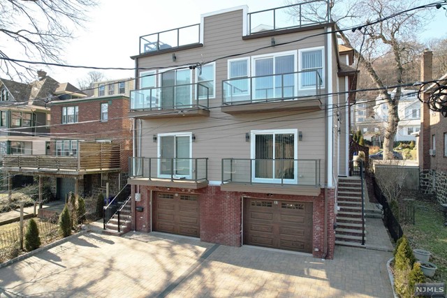 Property for Sale at 37 Myrtle Avenue B, Edgewater, New Jersey - Bedrooms: 4 
Bathrooms: 1 
Rooms: 3  - $6,100