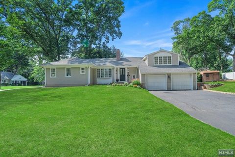 1 Colonial Drive, Wyckoff, NJ 07481 - #: 24022349