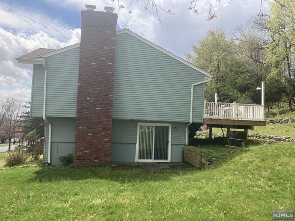 35 Horizon Terrace, Hawthorne, NJ 07506 MLS 24011840 Listing