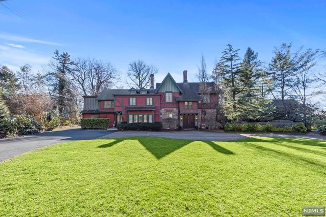 Photo 1 of 20 Forest Road, Tenafly, New Jersey, $1,950,000, Web #: 324004943