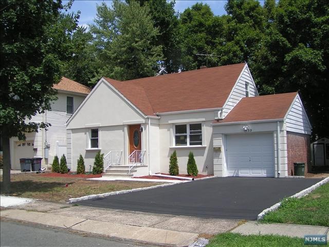 Rental Property at 1539 Elmary Place, Fair Lawn, New Jersey - Bedrooms: 4 
Bathrooms: 2 
Rooms: 7  - $3,500 MO.