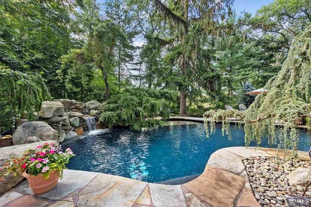 Property for Sale at 314 Freemans Lane, Franklin Lakes, New Jersey - Bedrooms: 4 
Bathrooms: 5 
Rooms: 13  - $2,775,000