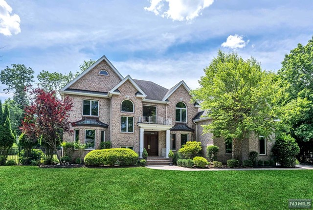 Property for Sale at 4 Jan River Drive, Upper Saddle River, New Jersey - Bedrooms: 6 
Bathrooms: 6 
Rooms: 12  - $2,150,000
