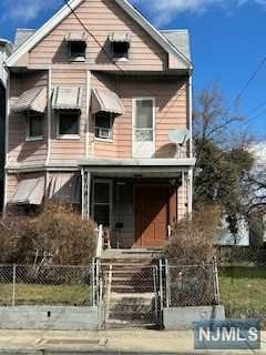 Property for Sale at 224 Claremont Avenue, Jersey City, New Jersey - Bedrooms: 6 
Bathrooms: 2 
Rooms: 12  - $550,000