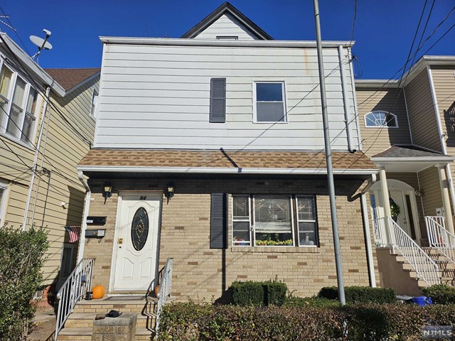 94 Richard Street, Passaic, New Jersey - 2 Bedrooms  
1 Bathrooms  
5 Rooms - 