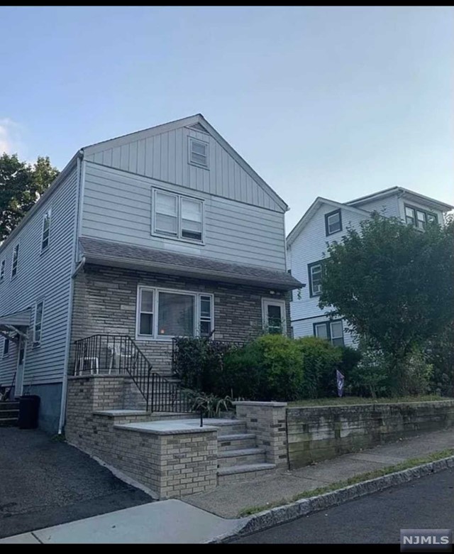 Rental Property at 12 Rosedale Avenue, Montclair, New Jersey - Bedrooms: 2 
Bathrooms: 1 
Rooms: 6  - $2,350 MO.