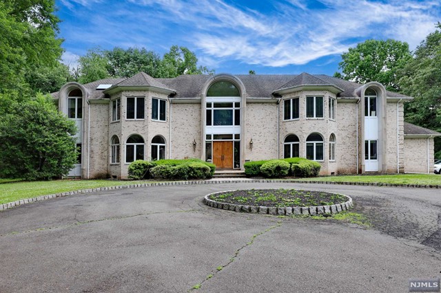 Property for Sale at 54 Woodcliff Lake Road, Saddle River, New Jersey - Bedrooms: 6 
Bathrooms: 7 
Rooms: 13  - $2,999,999