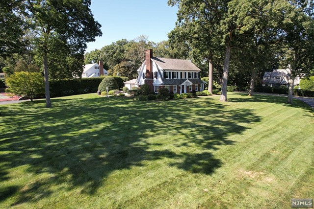 Photo 1 of 240 Crest Road, Ridgewood, New Jersey, $2,495,000, Web #: 324018643