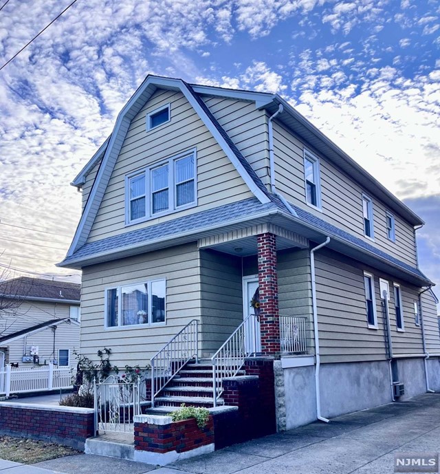 Rental Property at 113 Prospect Street, Garfield, New Jersey - Bedrooms: 1 
Bathrooms: 1 
Rooms: 3  - $1,450 MO.