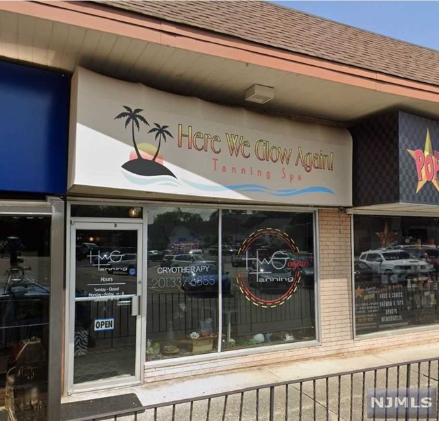 Great location in the heart of the central business district of Oakland. Approximately 900 sq. ft. of usable retail space in this fantastic storefront off Ramapo Valley Rd. There is a Private Bathroom. Washer/Dryer Hookup in the back.