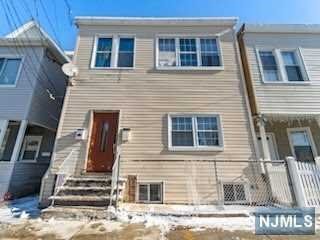 16 Tulip Street 1, Passaic, New Jersey - 2 Bedrooms  
1 Bathrooms  
5 Rooms - 